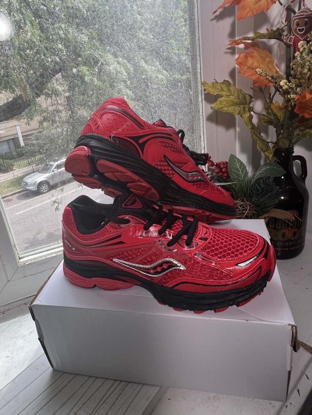SAUCONY ProGrid Omni 9 Red | Black